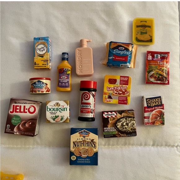 ENTIRE Mini Brands Collection *Collector’s case, metallic, gold rush* - Picture 2 of 10